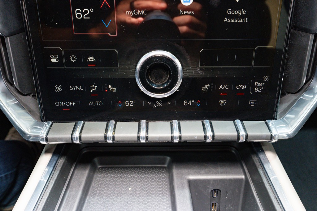 2024 GMC Acadia Image 22