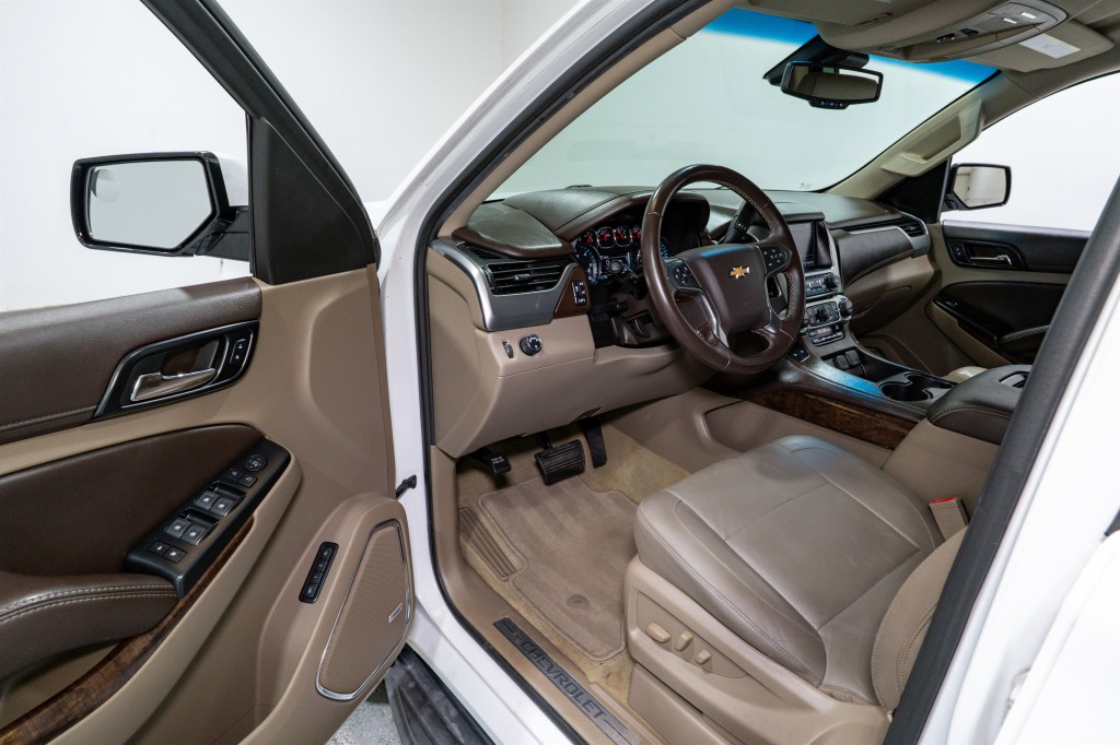 2018 Chevrolet Suburban Image 12