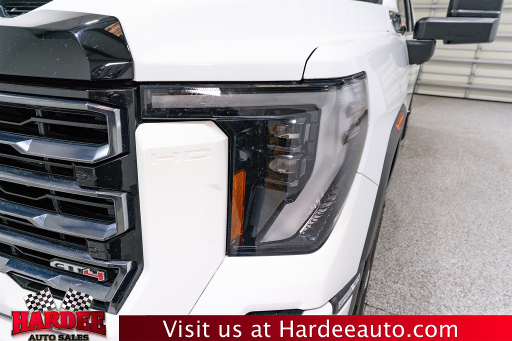 2024 GMC Sierra 2500 Image 8