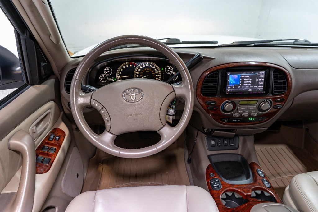 2005 Toyota Sequoia Image 9