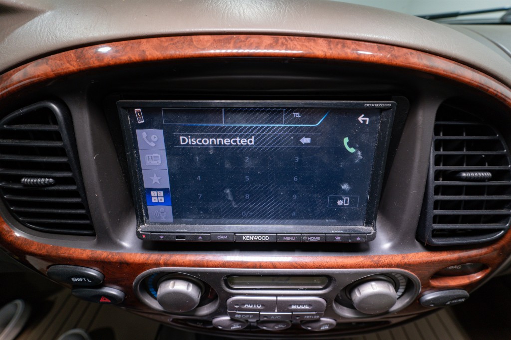 2005 Toyota Sequoia Image 15