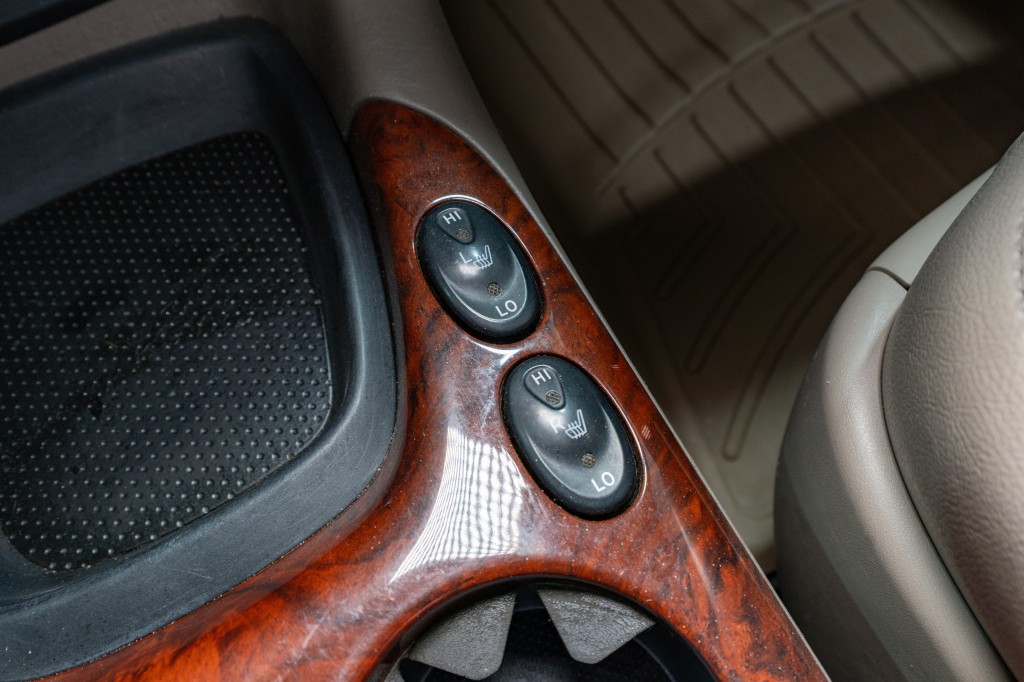 2005 Toyota Sequoia Image 20