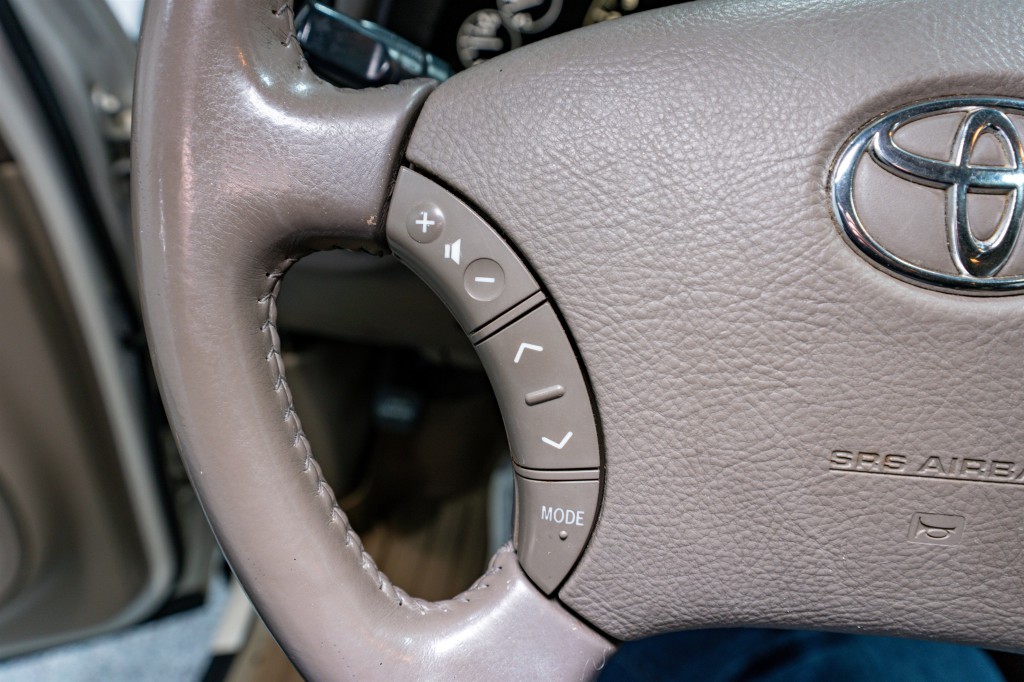 2005 Toyota Sequoia Image 23