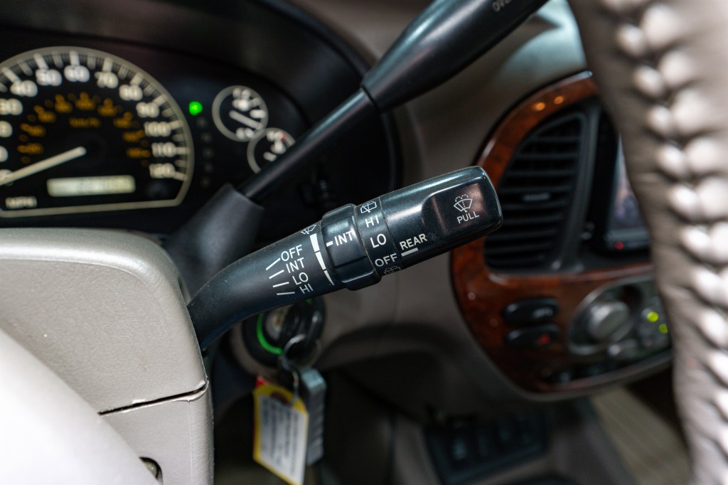 2005 Toyota Sequoia Image 26