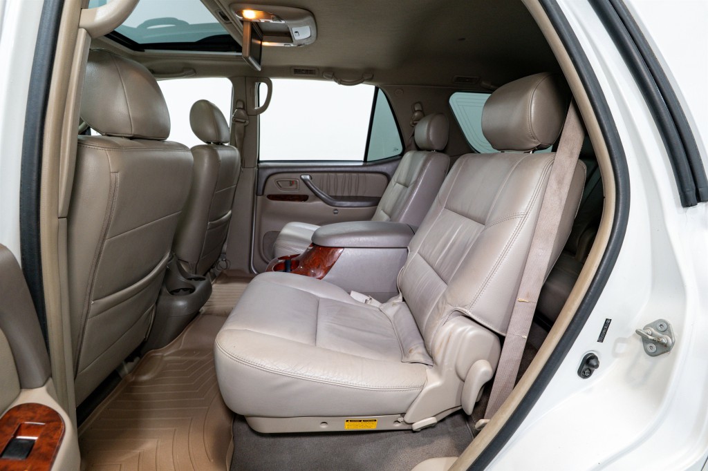 2005 Toyota Sequoia Image 29