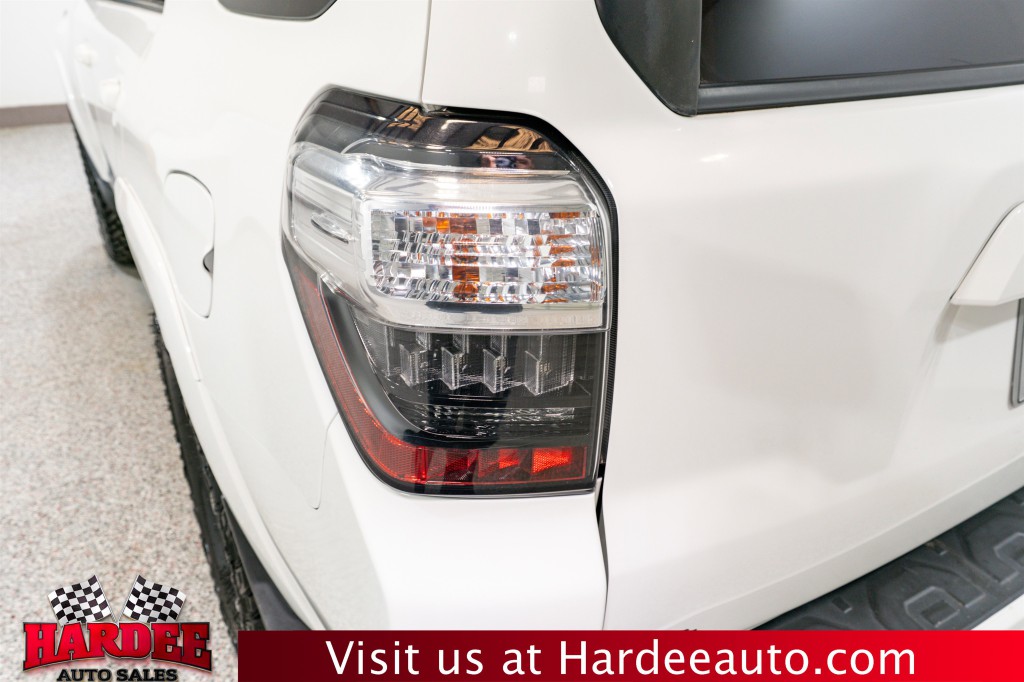 2018 Toyota 4Runner Image 9