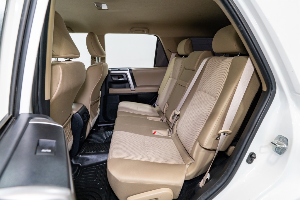 2018 Toyota 4Runner Image 28