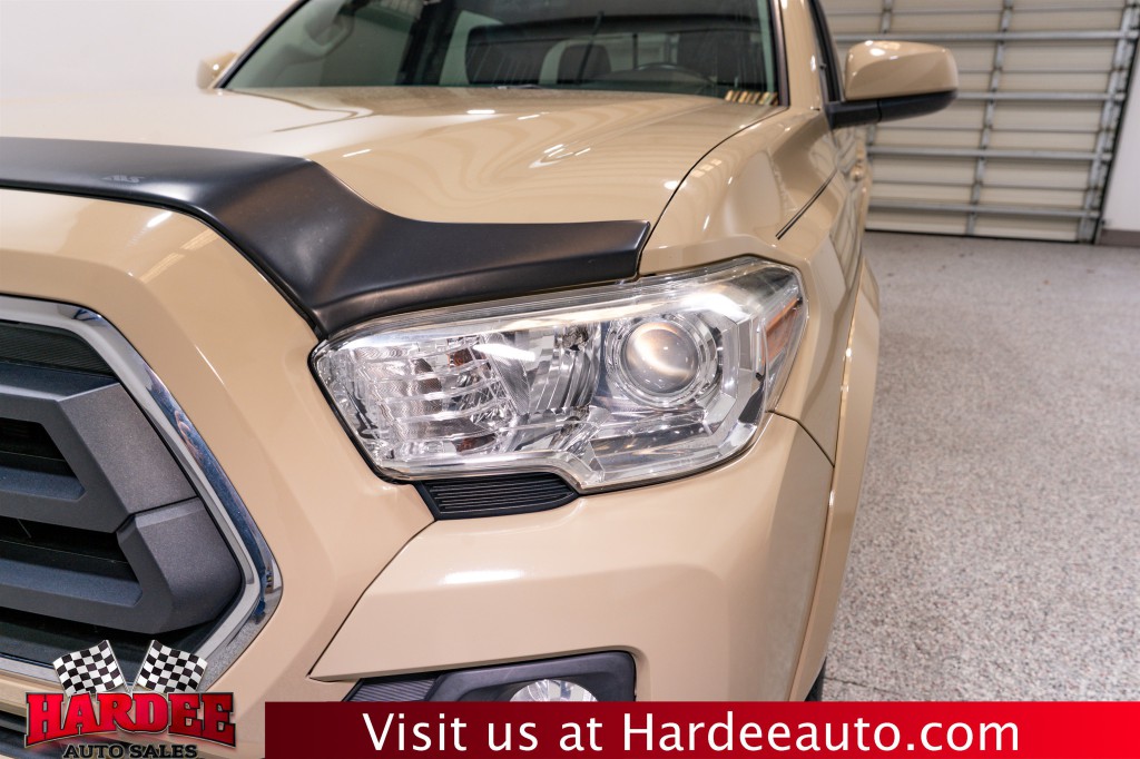 2020 Toyota Tacoma Image 8