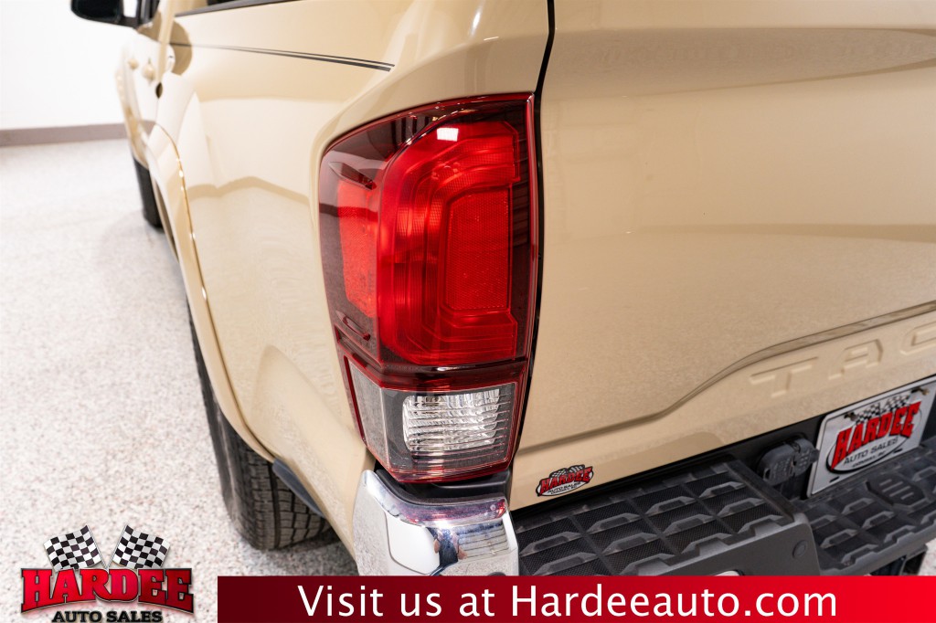 2020 Toyota Tacoma Image 9