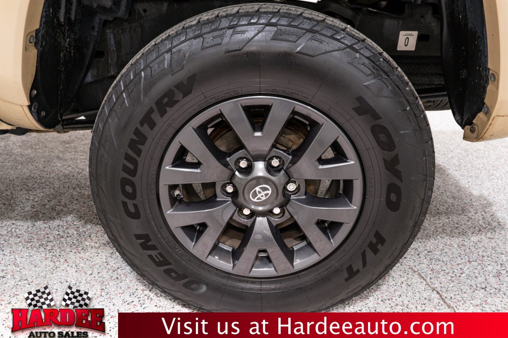 2020 Toyota Tacoma Image 10