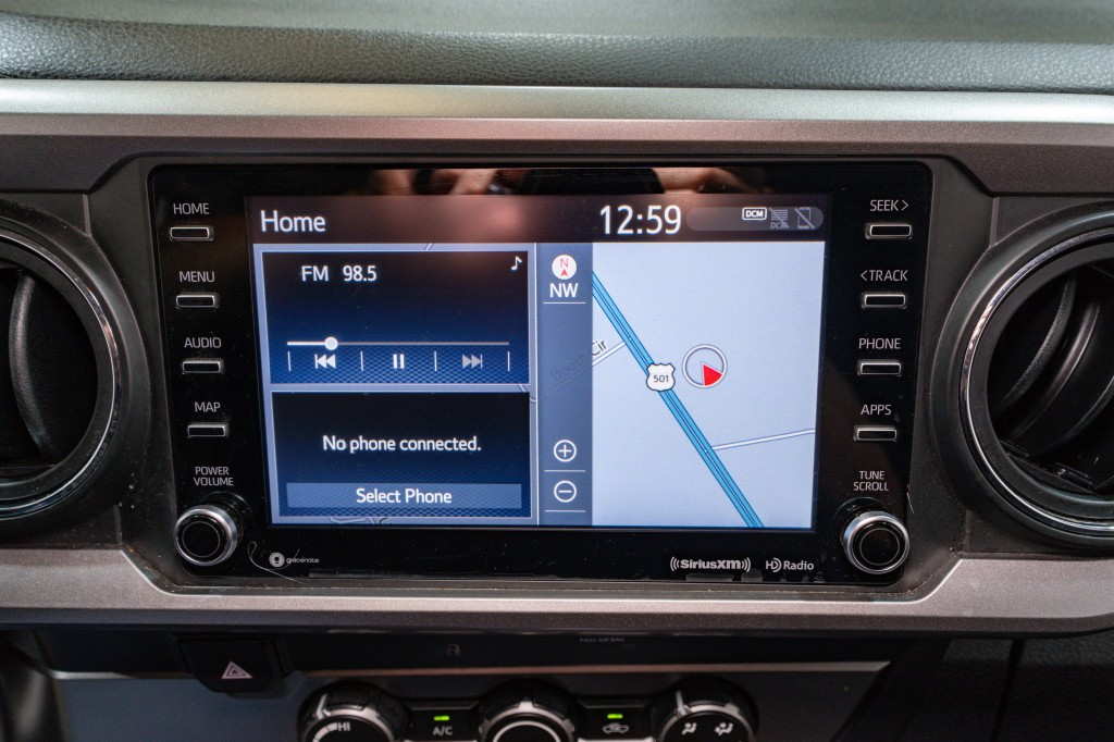 2020 Toyota Tacoma Image 16