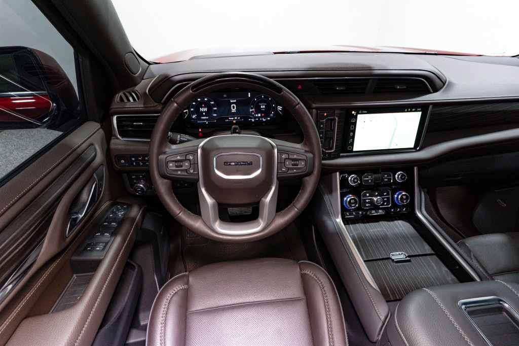 2024 GMC Yukon Image 12