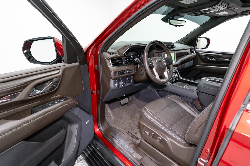 2024 GMC Yukon Image 13