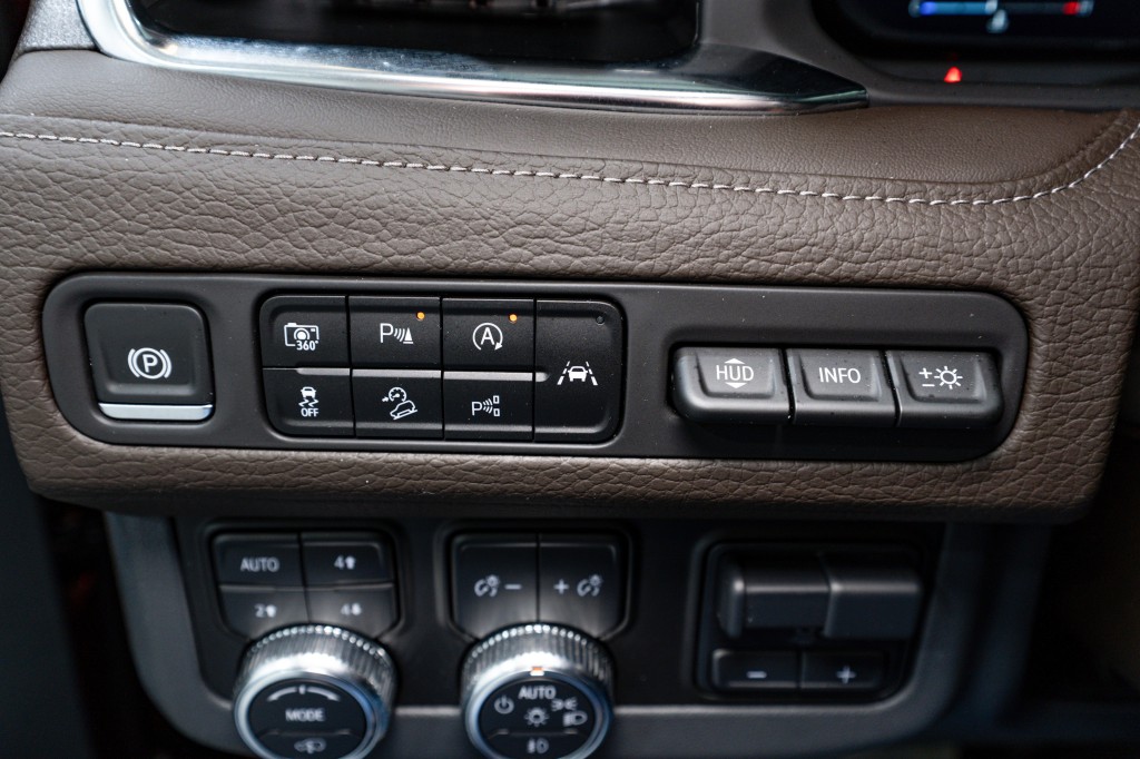 2024 GMC Yukon Image 34