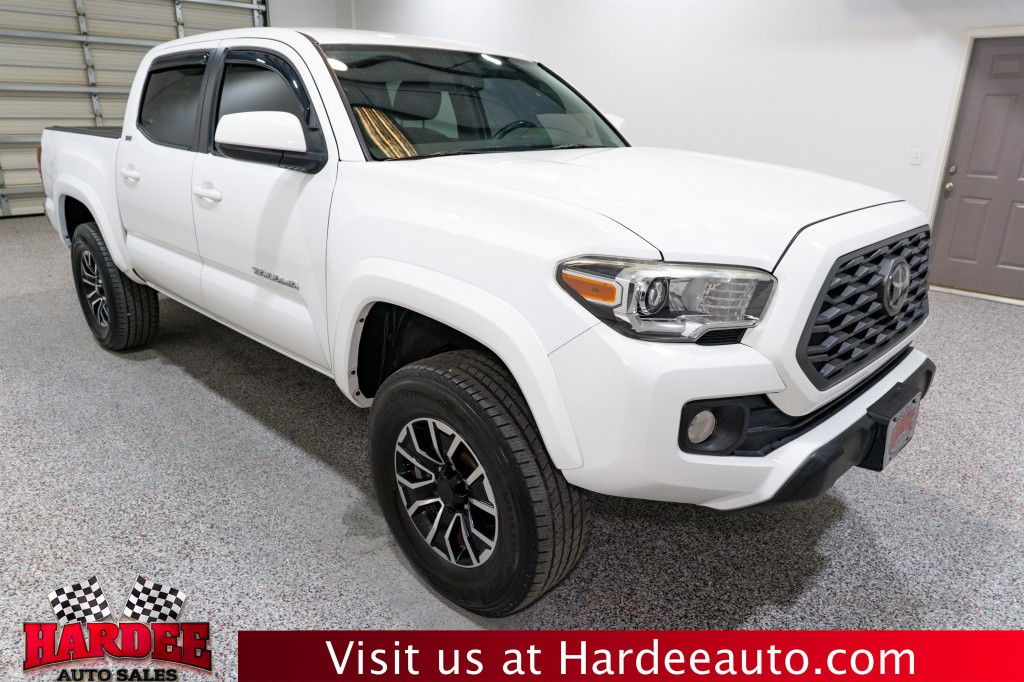 2017 Toyota Tacoma Image 6