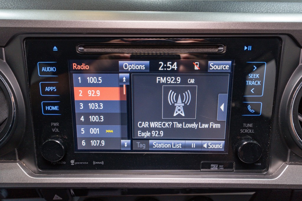 2017 Toyota Tacoma Image 19