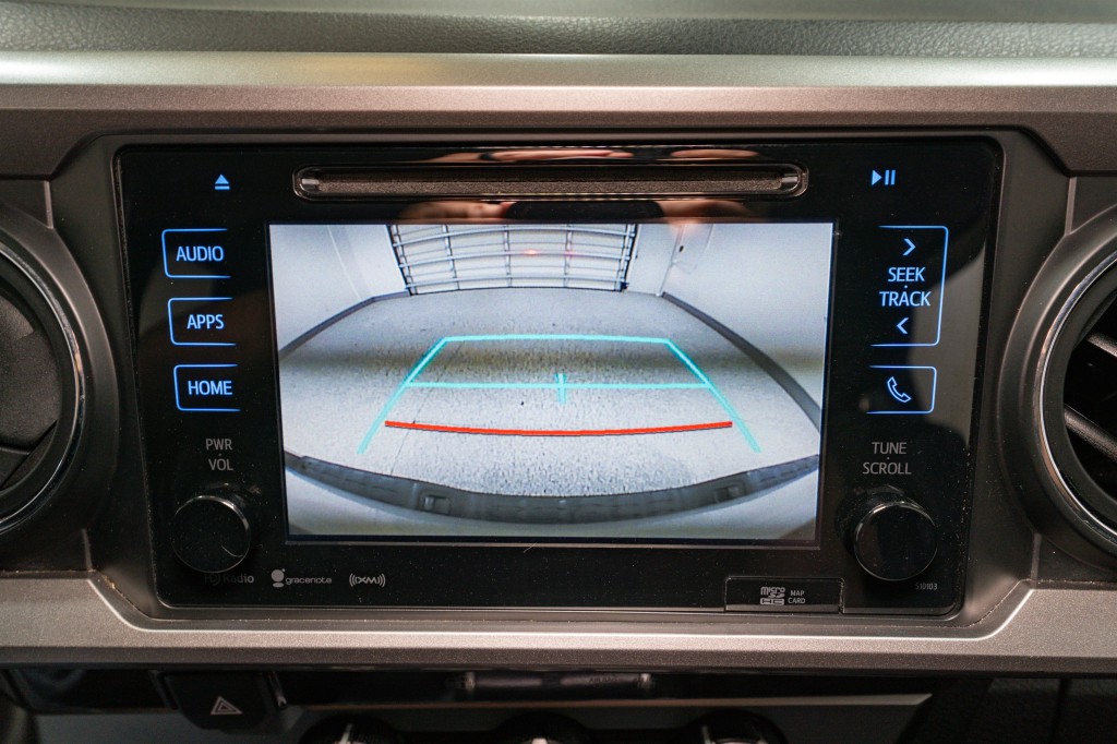 2017 Toyota Tacoma Image 21