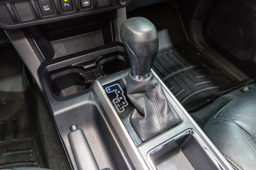 2017 Toyota Tacoma Image 24