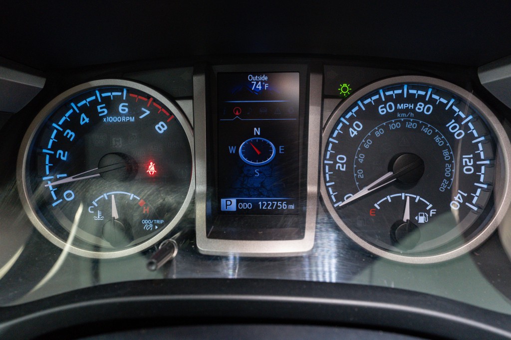 2017 Toyota Tacoma Image 25