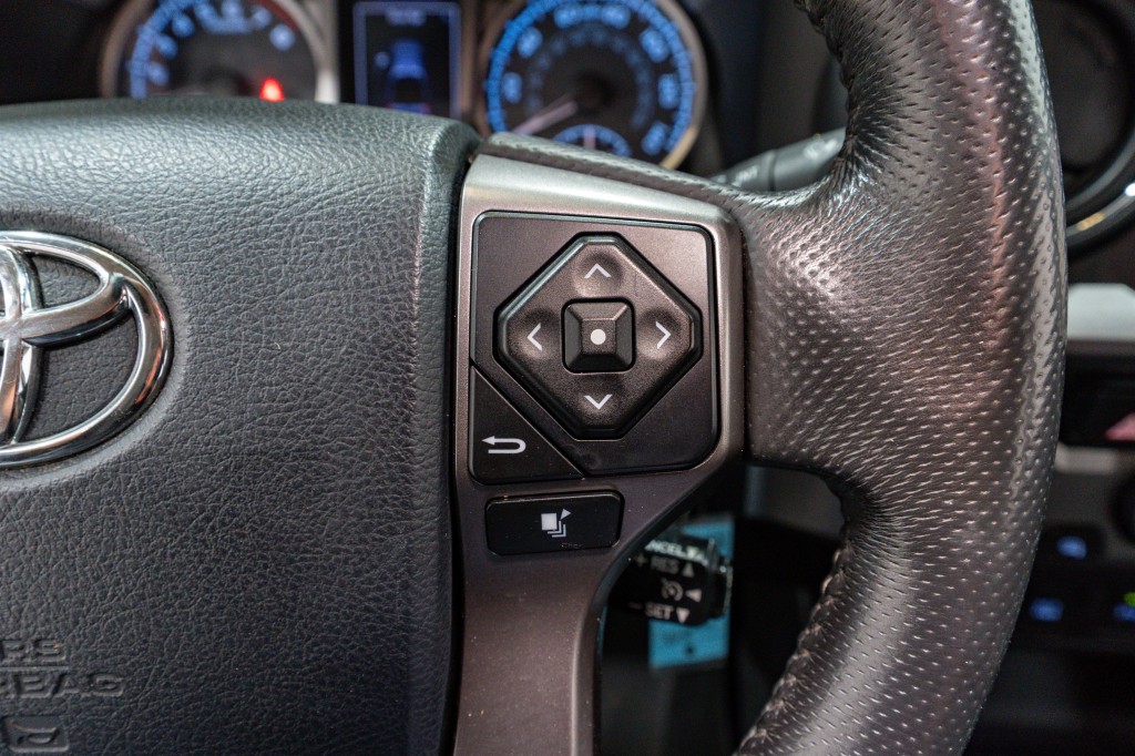 2017 Toyota Tacoma Image 26