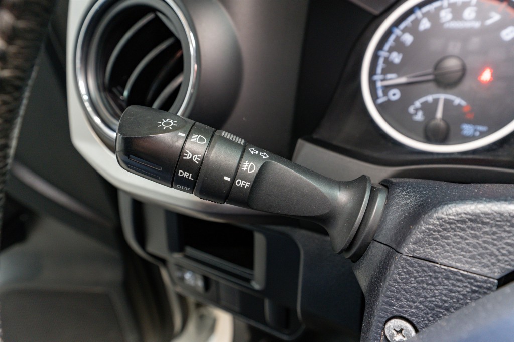 2017 Toyota Tacoma Image 30