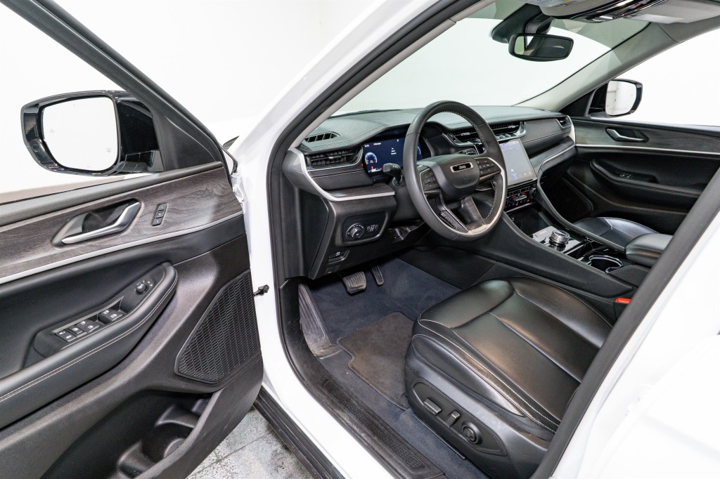 2023 Jeep Grand Cherokee Image 12