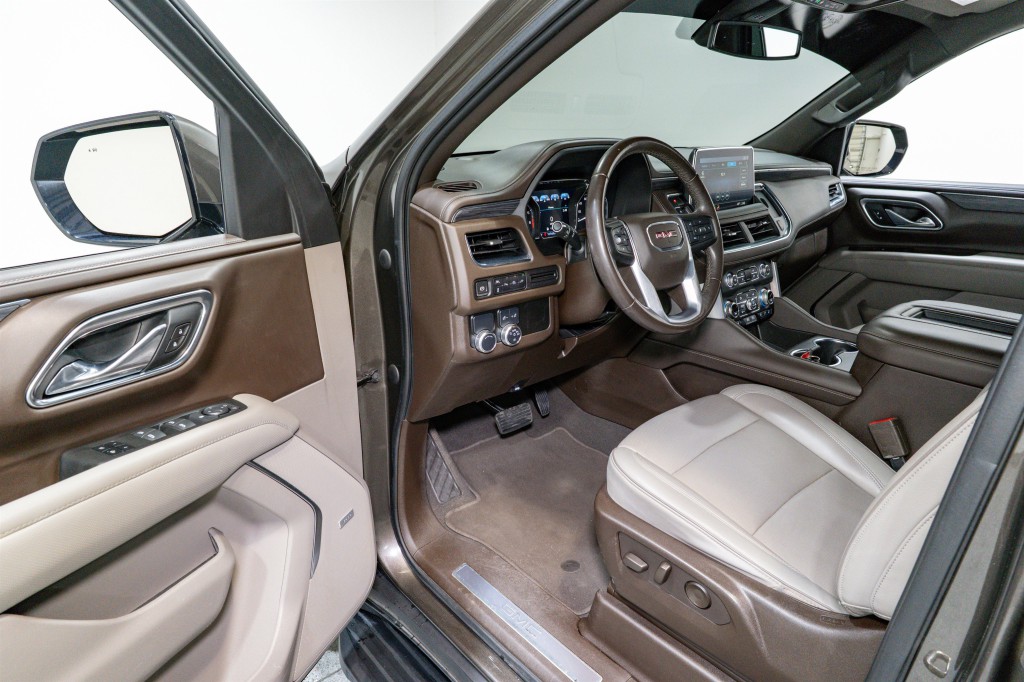 2021 GMC Yukon Image 12