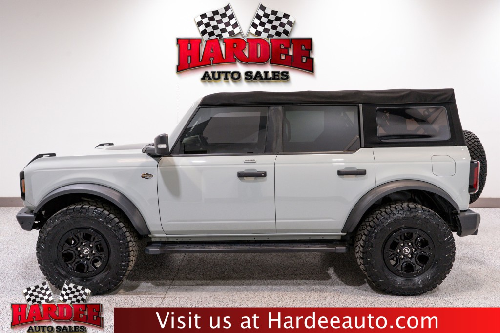 2023 Ford Bronco Image 1