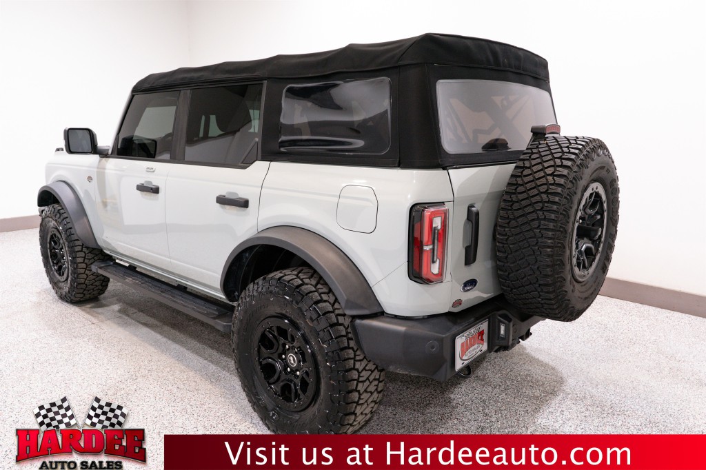 2023 Ford Bronco Image 3