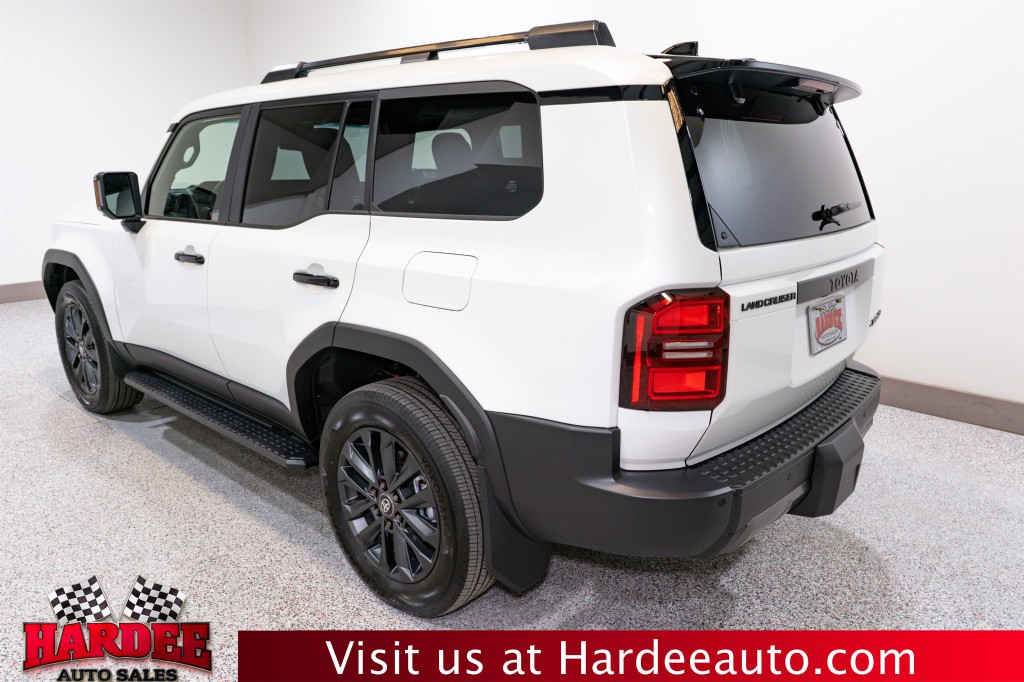 2026 Toyota Land Cruiser Image 3