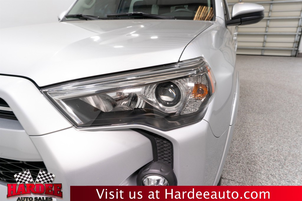 2022 Toyota 4Runner Image 8