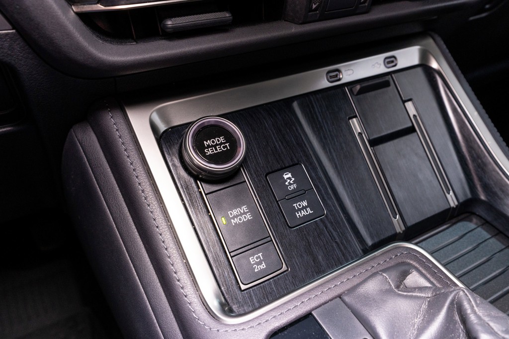 2024 Lexus GX Image 24