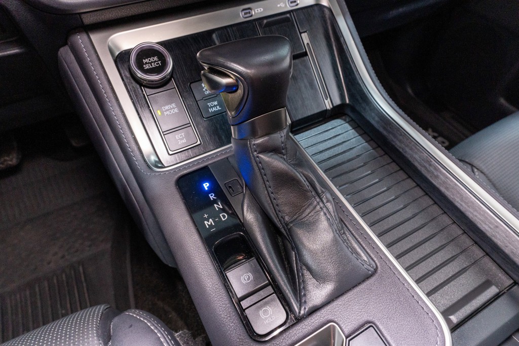 2024 Lexus GX Image 25