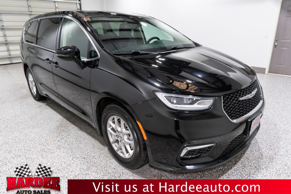 2024 Chrysler Pacifica Image 6