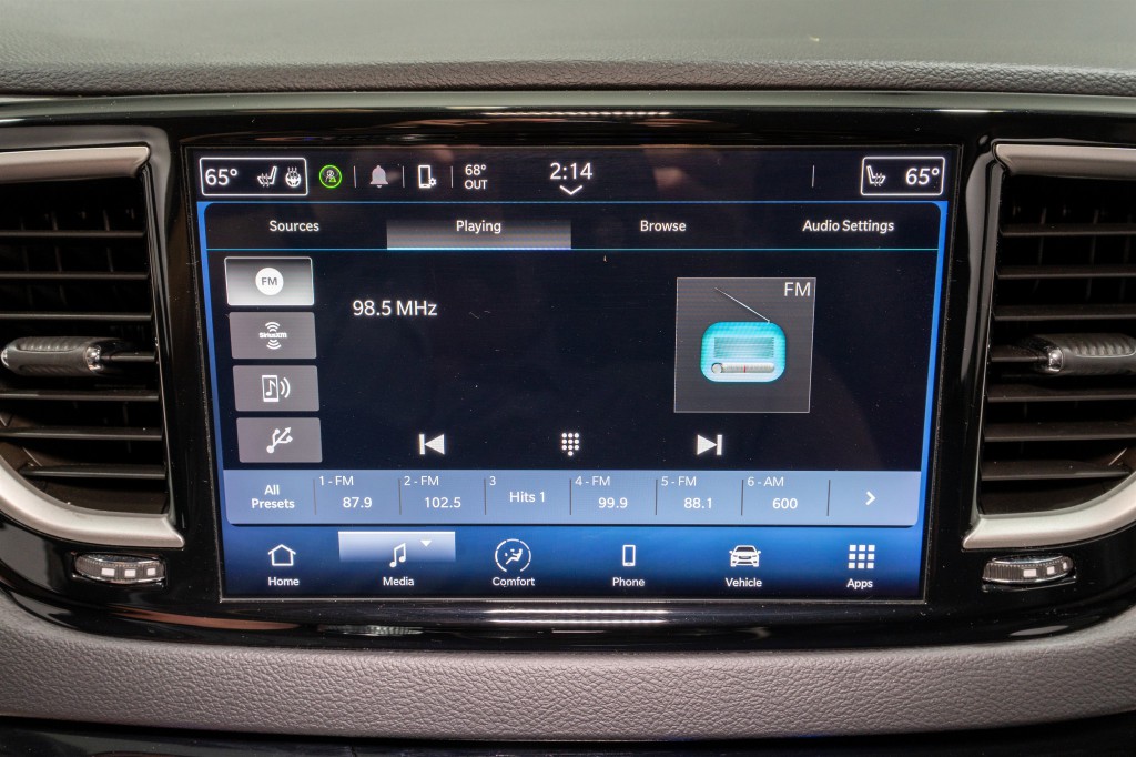 2024 Chrysler Pacifica Image 18