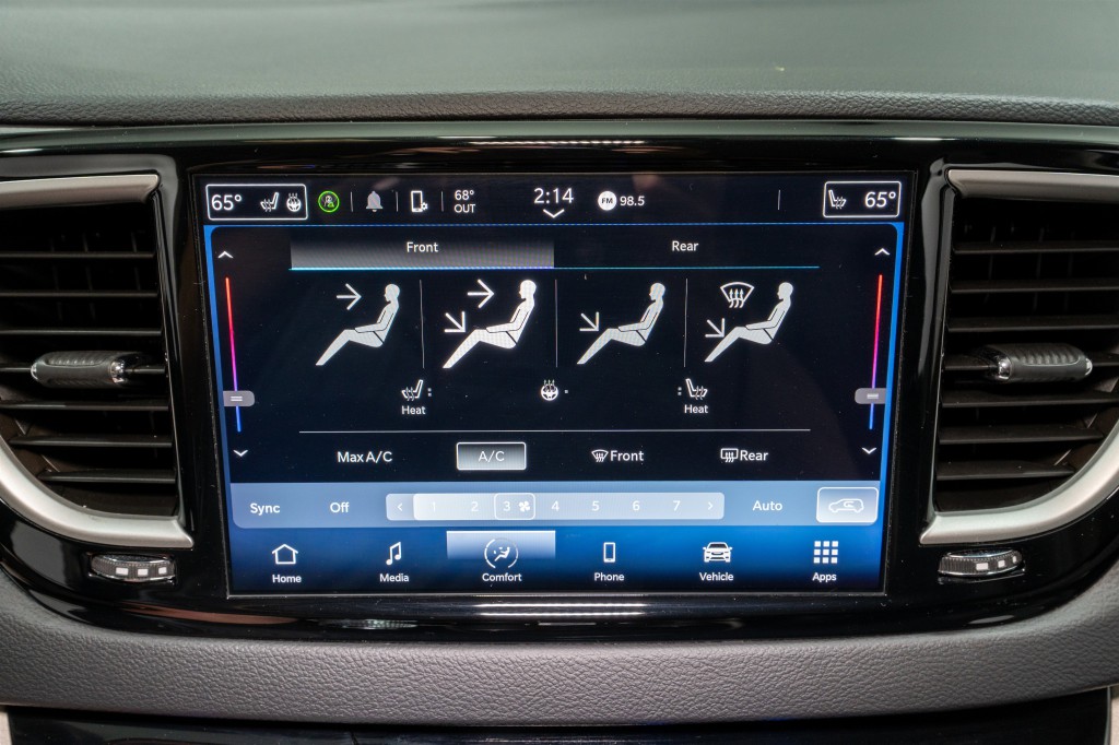 2024 Chrysler Pacifica Image 19