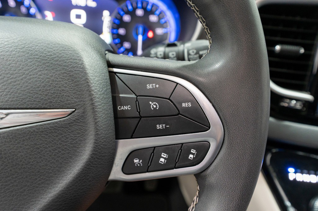 2024 Chrysler Pacifica Image 25