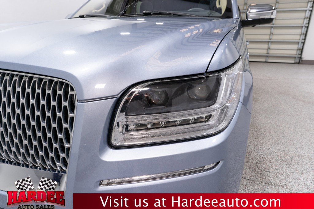 2019 Lincoln Navigator Image 8