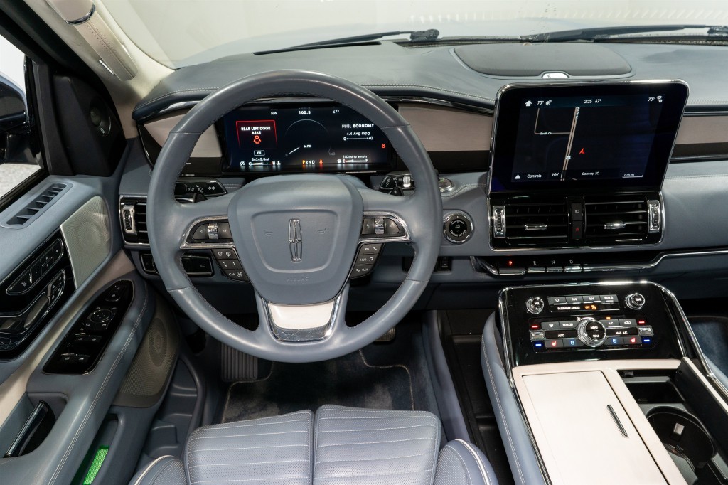 2019 Lincoln Navigator Image 12