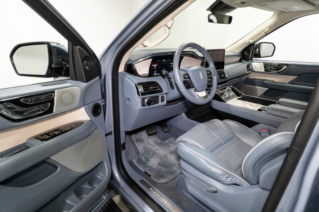 2019 Lincoln Navigator Image 13