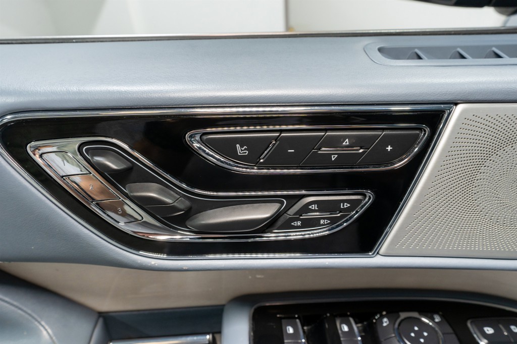 2019 Lincoln Navigator Image 15