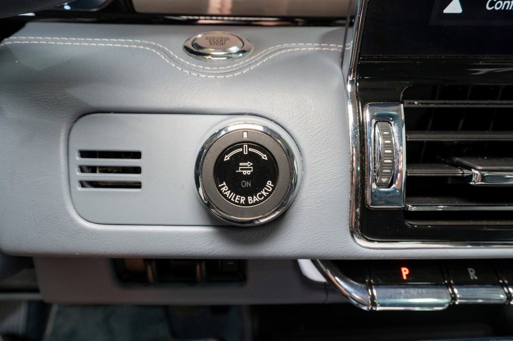 2019 Lincoln Navigator Image 25