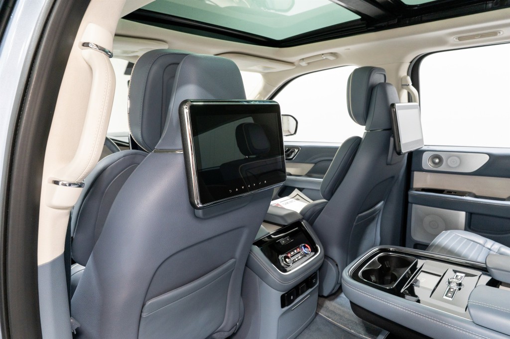 2019 Lincoln Navigator Image 35