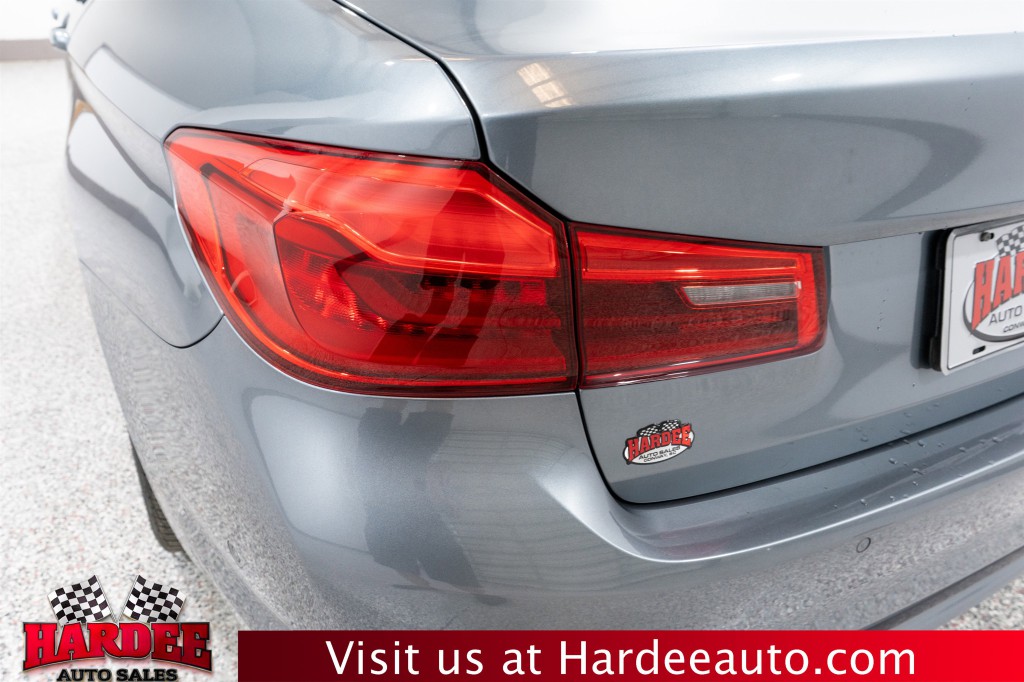 2019 BMW 5 Series Image 9