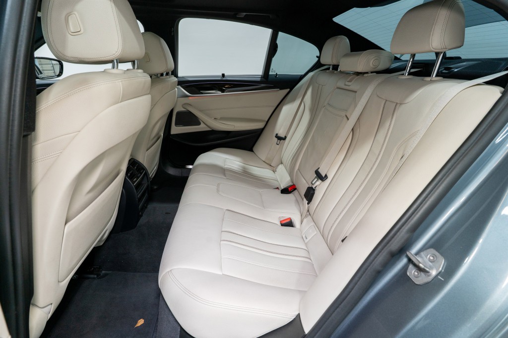 2019 BMW 5 Series Image 32