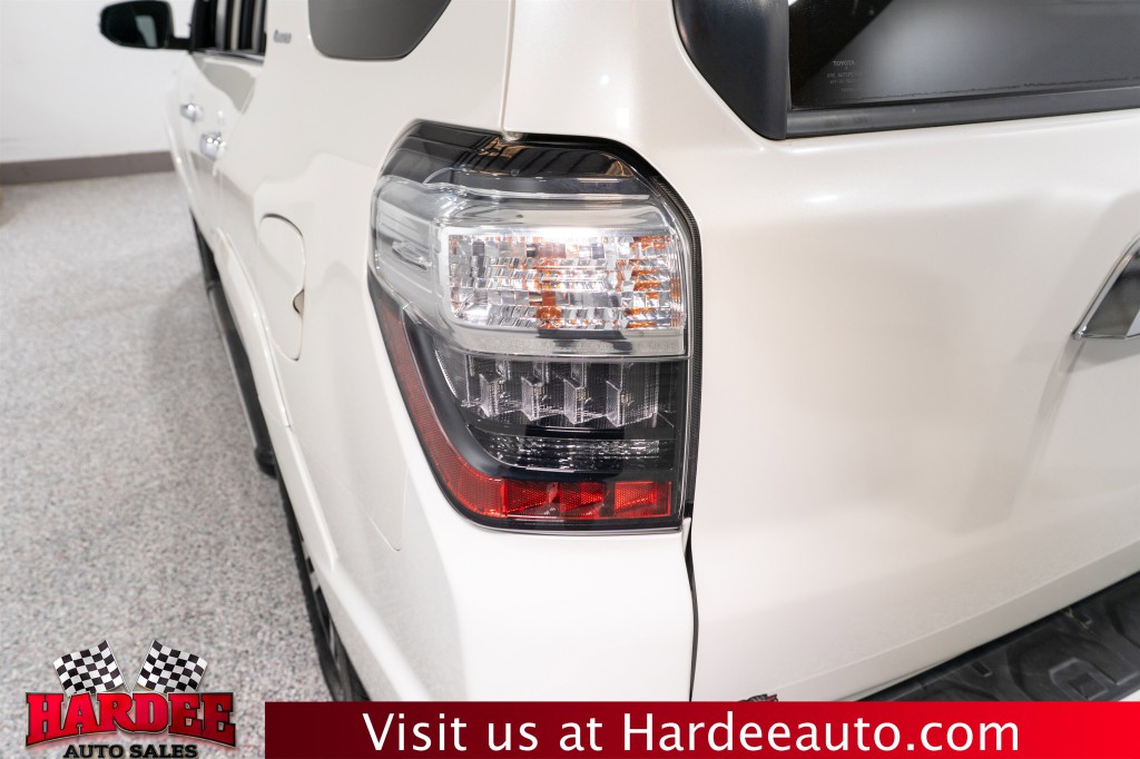 2018 Toyota 4Runner Image 9