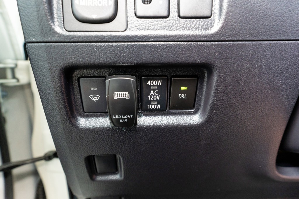 2018 Toyota 4Runner Image 32