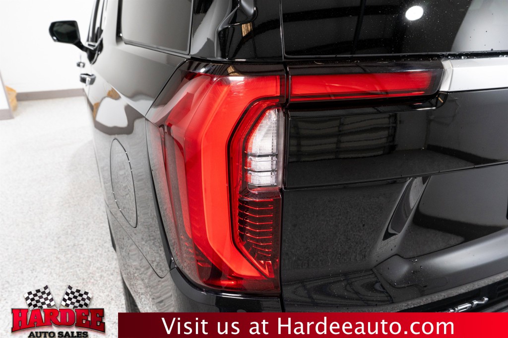 2025 GMC Yukon Image 9