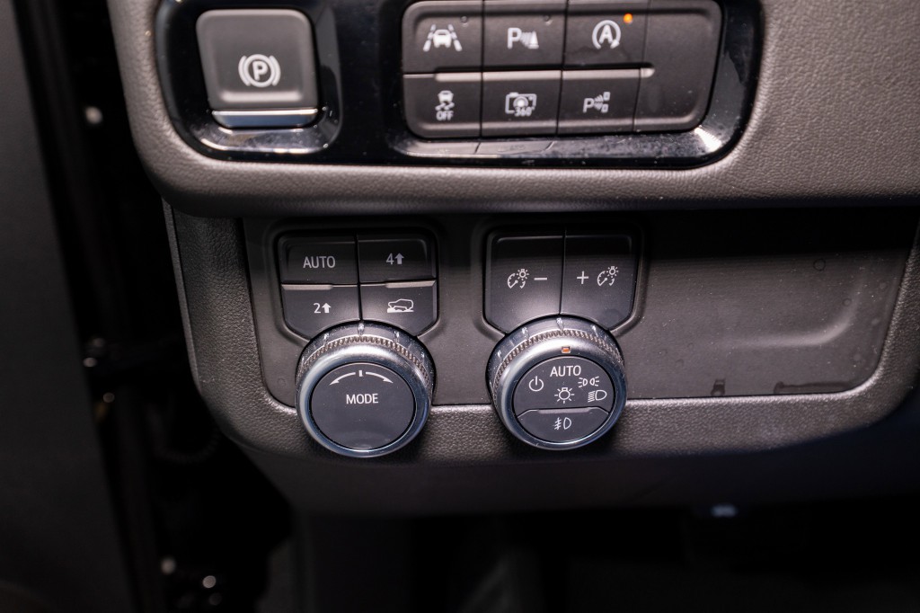 2025 GMC Yukon Image 34