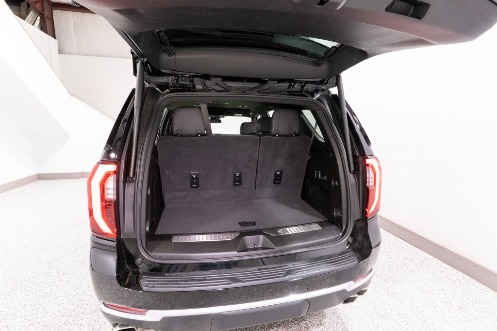 2025 GMC Yukon Image 37